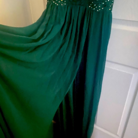 Chiffon and Floral Dress with Beading - Picture 7 of 8